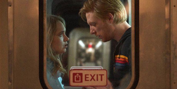 Беги, мелодрама, беги: как новый сериал «Беги» пытается добежать до классических ромкомов 1990-х