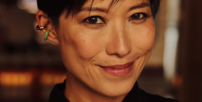 Креативный директор Jimmy Choo Сандра Чой — о переменах в марке, сникермании и фэшн-образовании