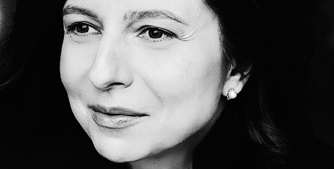 Девушка и смерть: Алиса Хазанова — о спектакле Диденко, честности и наброшенном на плечи пиджаке