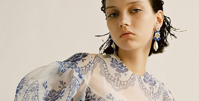 Обои и клетка виши: 5 принтов-мегахитов сезона весна-лето 2020