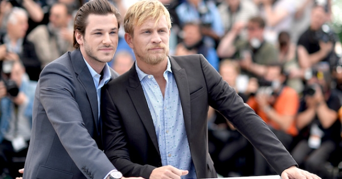 Гаспар Ульель, Жереми Ренье и Леа Сейду на фотоколле драмы Бертрана Бонелло \"Сен-Лоран\"