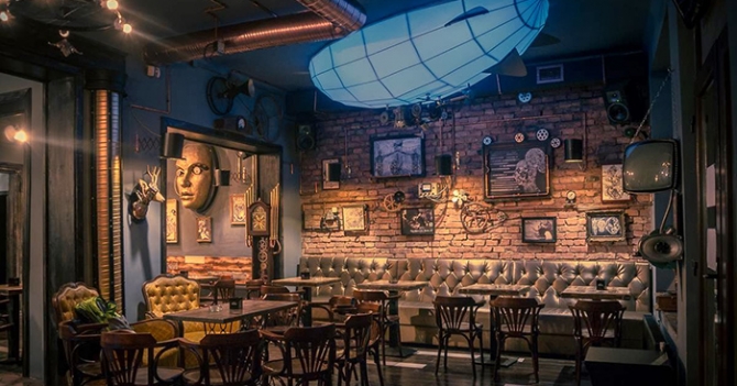 Научная фантастика: паб Joben Bistro по мотивам романа Жюля Верна