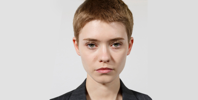 Свежая сияющая кожа, гладкие длинные волосы: бьюти-обзор Недели моды в Париже