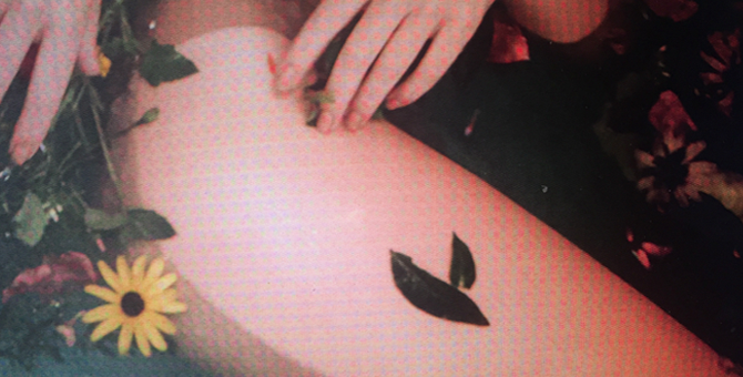 Маркер с эффектом микроблейдинга, патчи с кофеином и другие новинки недели