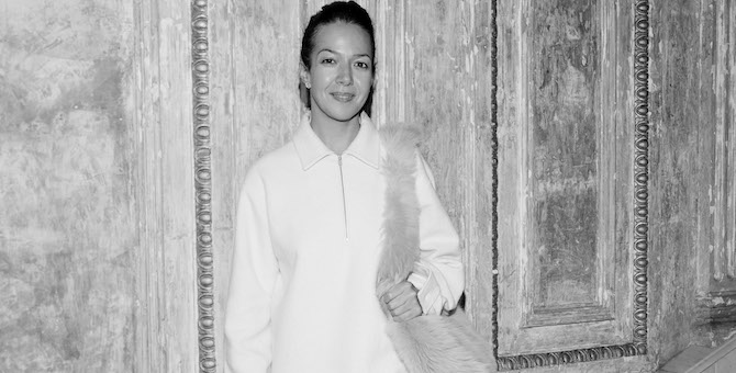 Ксения Чилингарова, Софья Эрнст и другие гости трансляции показа Alexander McQueen