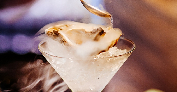 Выход есть: Xander Bar в Four Seasons Санкт-Петербурга запустил устричное меню