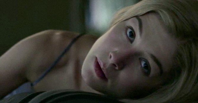 Бен Аффлек и Розамунд Пайк в первом трейлере \"Исчезнувшей\" Дэвида Финчера