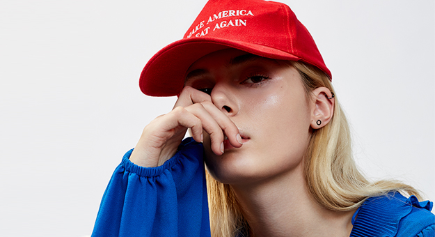 С чем носить кепку Make America Great Again: 3 смелые идеи