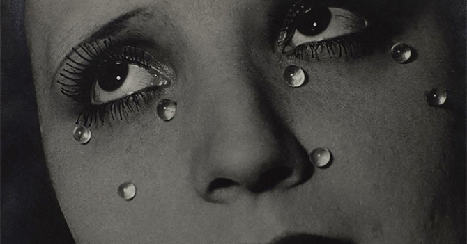 Tate Modern покажет коллекцию фотографий Элтона Джона