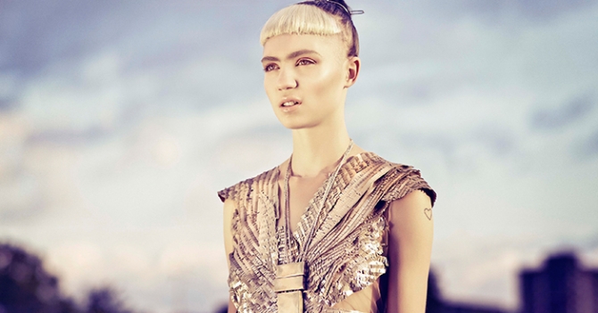 Grimes опубликовала песню, написанную для Рианны