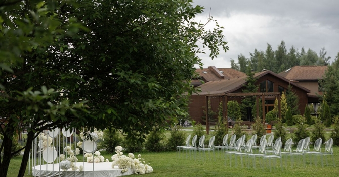 Artiland и Palmira Garden: 7 локаций для камерной свадьбы как в «Американской истории любви»