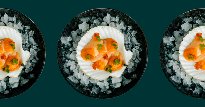 Сырой страус, муравьи в мороженом и рейв в тарелке — эти и другие новости ресторанов