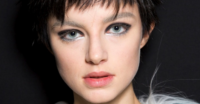 Красота в деталях: образы с показа Emporio Armani