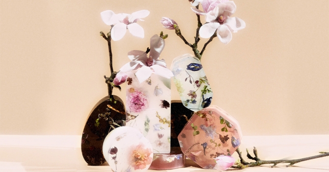 Как создают столы и зеркала из сухоцветов и эпоксидной смолы: история бренда Murky