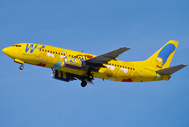Желтый самолет The Simpsons авиакомпании Western Pacific Airlines