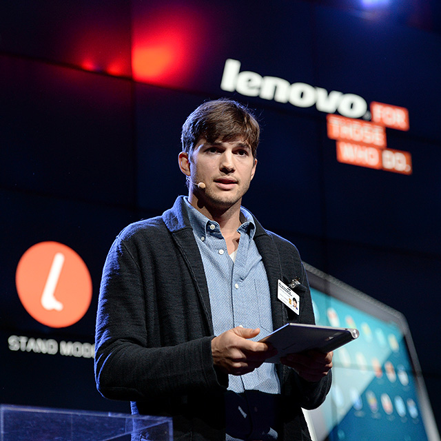 Эштон Катчер устроился работать в Lenovo