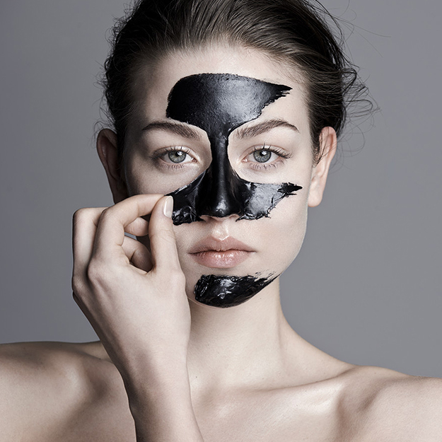 Что нужно знать о черных масках для лица