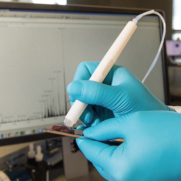 Ученые изобрели ручку, которая диагностирует рак за 10 секунд