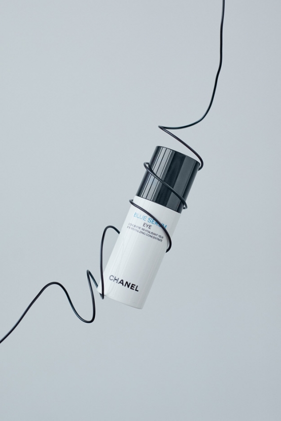 Сыворотка Blue Serum Eye от Chanel — выбор Buro 24/7 Сыворотка Blue Serum Eye от Chanel — выбор Buro 24/7