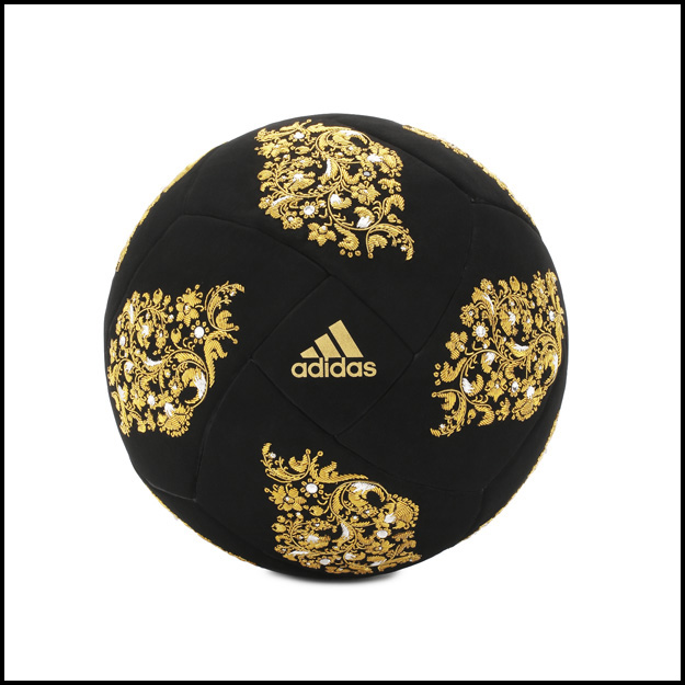 В честь чемпионата мира по футболу вышел бархатный мяч Deluxe Ball
