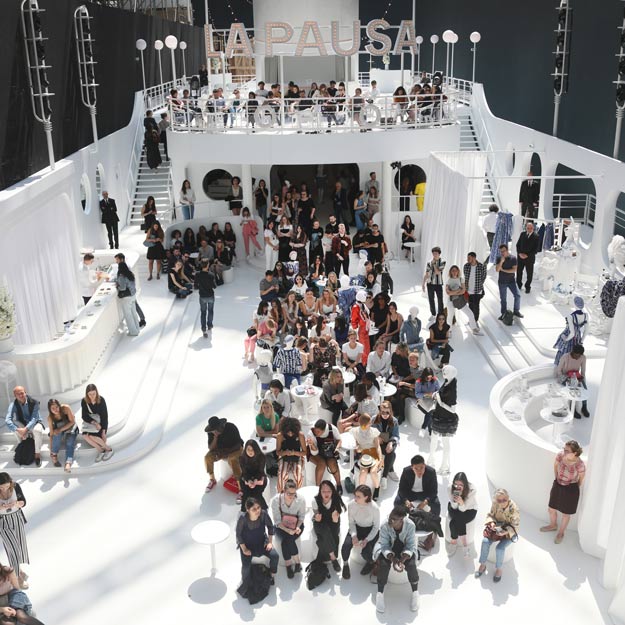 Chanel устроил «студенческий день» для будущих модных дизайнеров