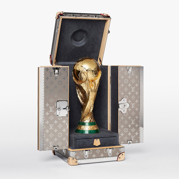 Louis Vuitton представил кейс для кубка чемпионата мира по футболу