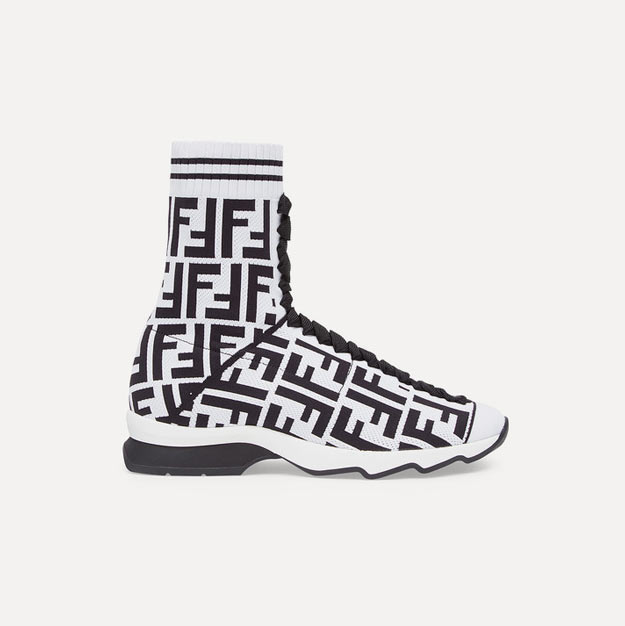 Fendi выпустил тканевые кроссовки с логотипом
