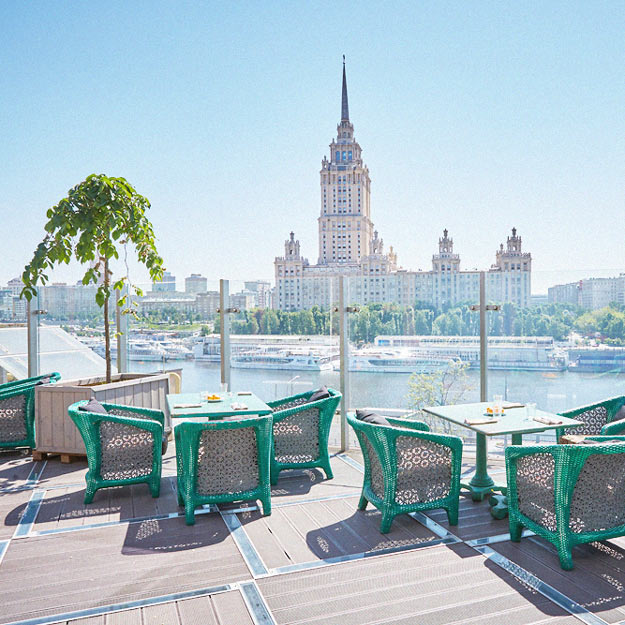 В Москве открылась веранда в стиле тбилисского балкона