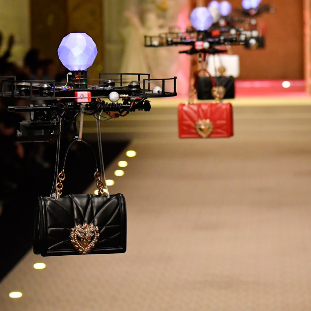 Сумку Devotion от Dolce & Gabbana уже можно купить в Москве