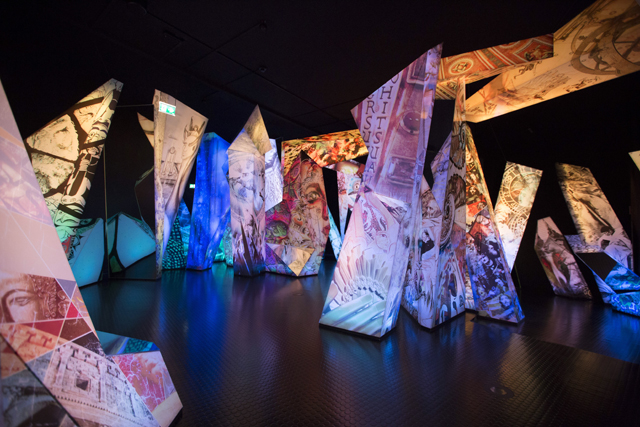 Инсталляции обновленного Swarovski Crystal Worlds