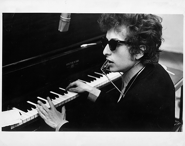 Боб Дилан не забрал денежный приз Нобелевской премии