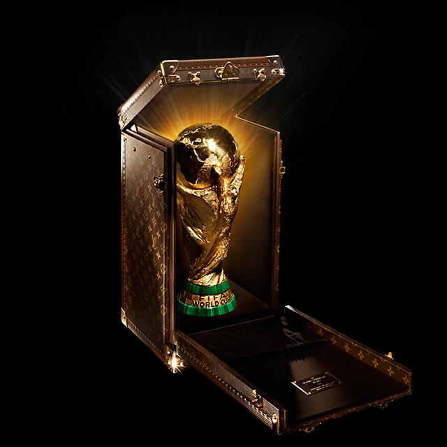 Louis Vuitton создали чемодан для футбольного Кубка мира