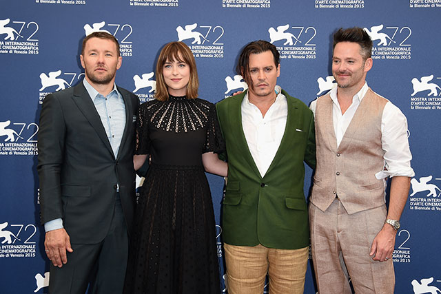 Венецианский кинофестиваль — 2015: Джонни Депп и Дакота Джонсон на фотоколле фильма \"Черная месса\"