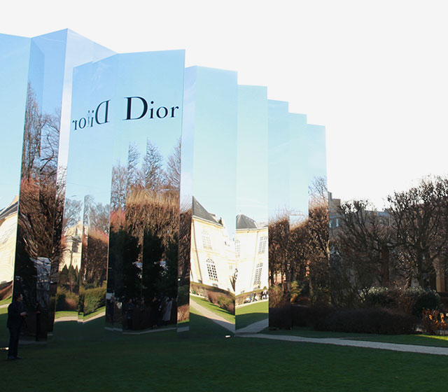 Гости показа Christian Dior в Париже