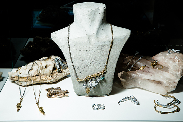 Искусство и мода: украшения к выставке Луиз Буржуа