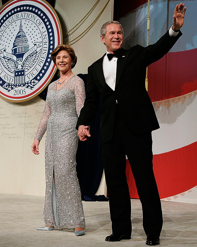 Джордж Буш проведет выставку-ретроспективу Оскара де ла Ренты
