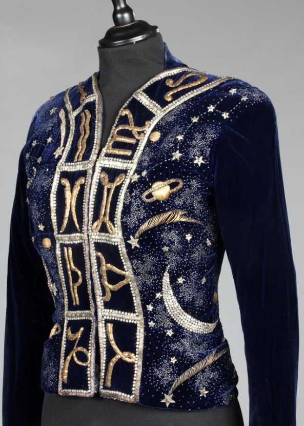 \"Космический\" жакет Elsa Schiaparelli продан за 110 тысяч фунтов