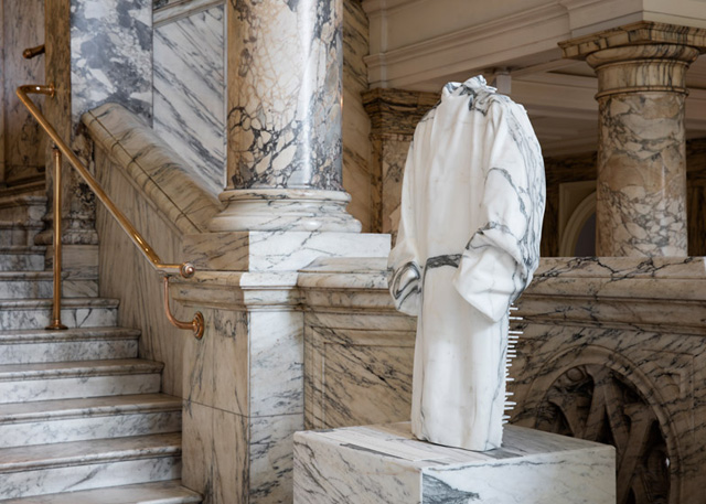 Посетителям музея Виктории и Альберта будут выдавать пальто