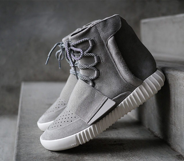 Ким Кардашьян дарит Yeezy в своем Twitter