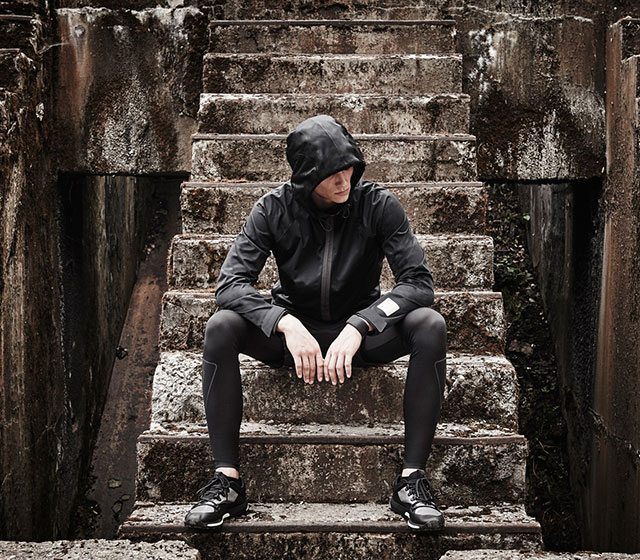 Y-3 и adidas представили дебютную коллекцию одежды для спорта