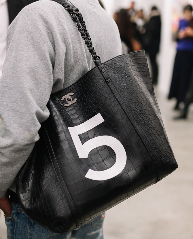 Фаррелл Уильямс показал еще одну вещь из коллаборации с Chanel