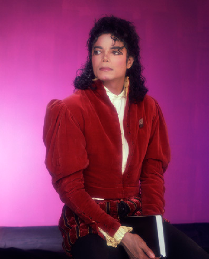 Джонни Депп спродюсирует новый мюзикл о жизни Майкла Джексона от лица его перчатки
