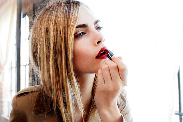 10 самых стойких помад к Новому году