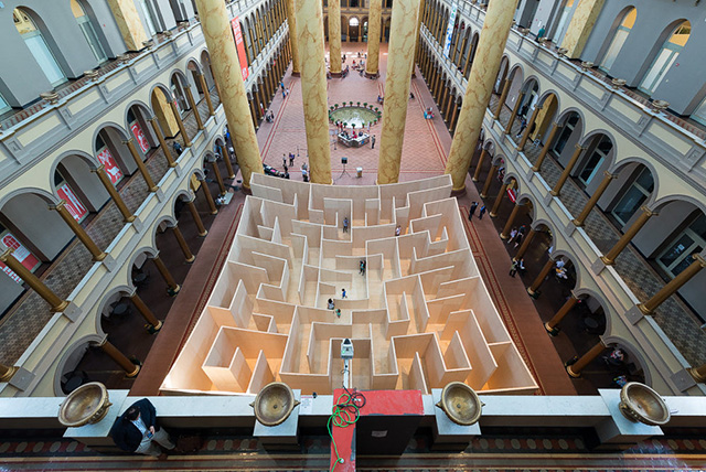 Огромный \"лабиринт-сад\" открылся в Вашингтоне