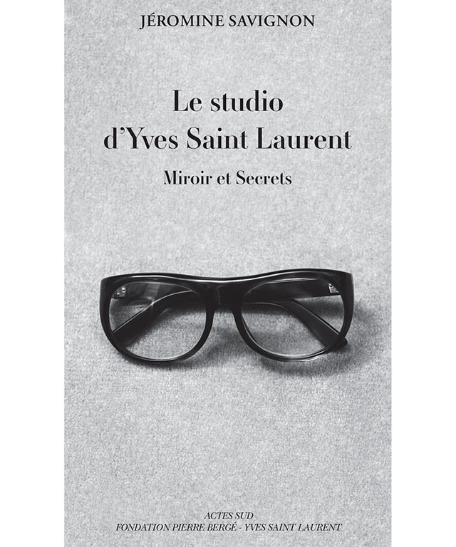 \"Зеркало и секреты\": еще одна книга об Иве Сен-Лоране