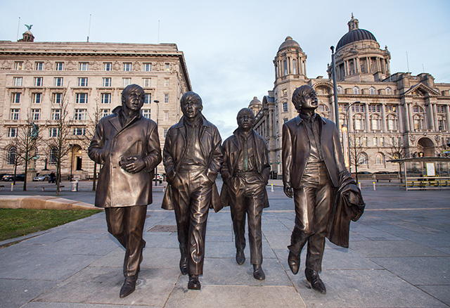 В Ливерпуле установили новый памятник The Beatles