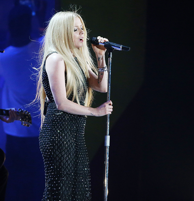 Снова в строю: Аврил Лавин вернулась на сцену