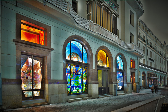 Внук Матисса создал сказочные витрины для отеля \"Метрополь\"