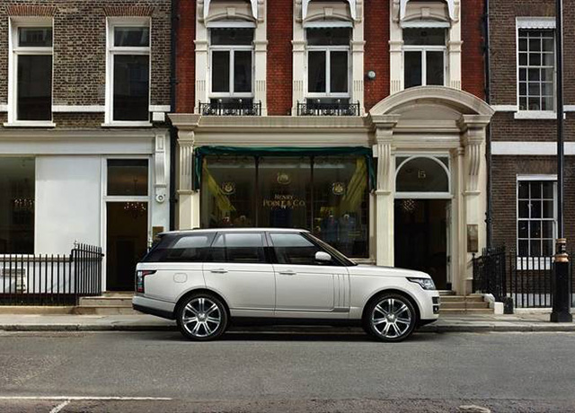 Land Rover анонсировали удлиненный Range Rover