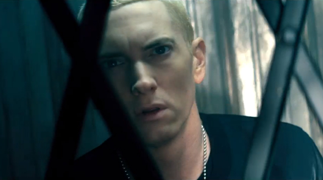 Видео: Эминем при участии Рианны — The Monster